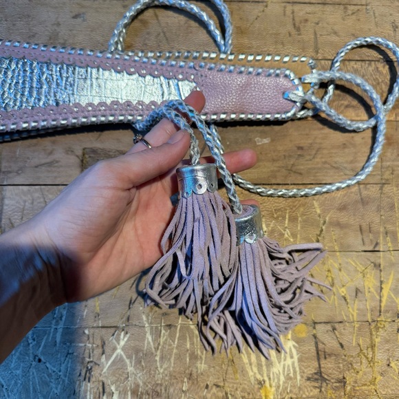 World Family Designs from Ibiza! Women's Hand Crafted Leather Belt with Tassels - Picture 8 of 9